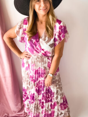 Długa sukienka w beżowo-różowy print z wiskozą