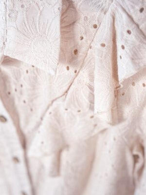 Bawełniana ażurowa koszula z długim rękawem