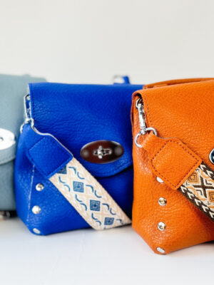 TOREBKA Z EKOSKÓRY NA REGULOWANYM PASKU